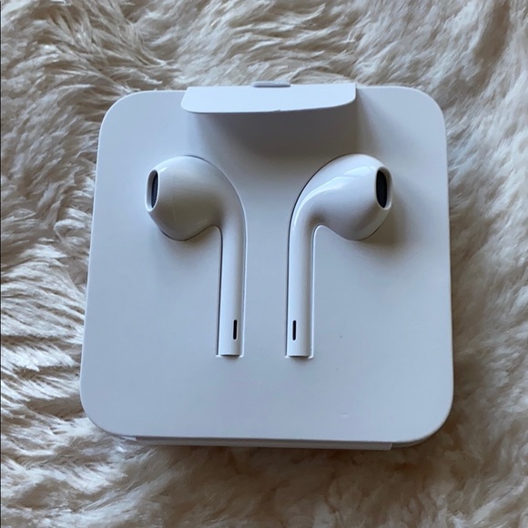 Apple Accessories - Apple Lightning connector earphones
